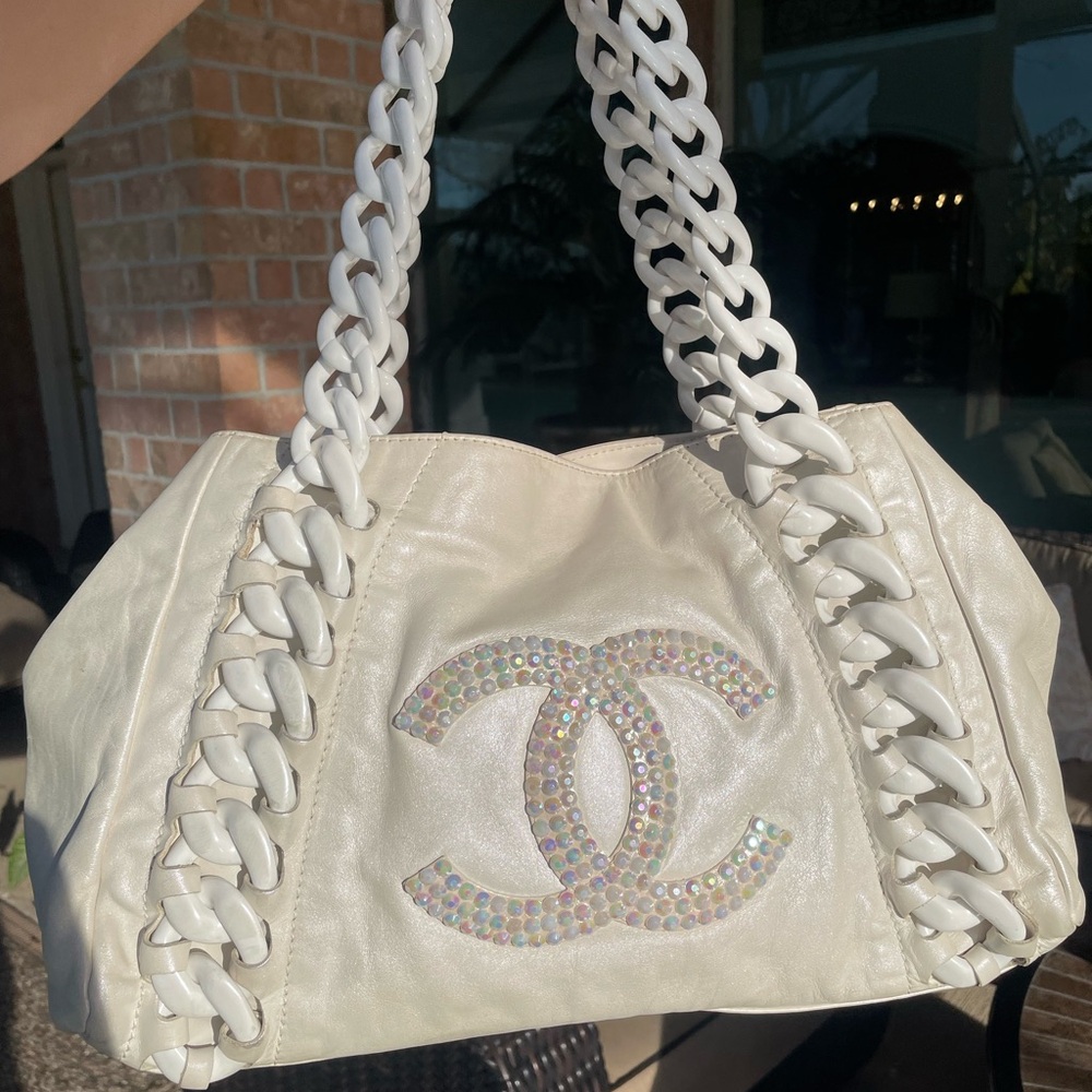 ❤️Pending❤️Chanel iridescent acrylic chain custom strass large CC logo Opal bag - Picture 1 of 16